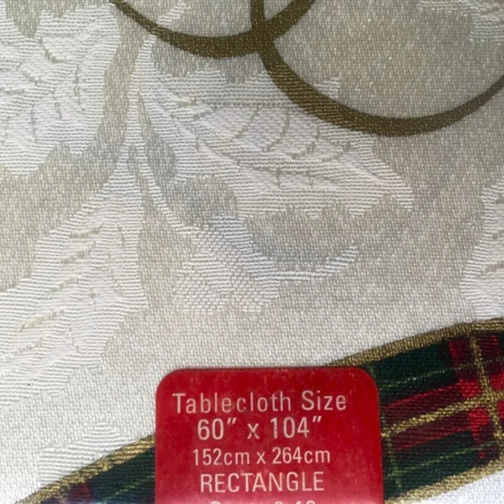 old stock (brand new in pkg) Lenox 60x104